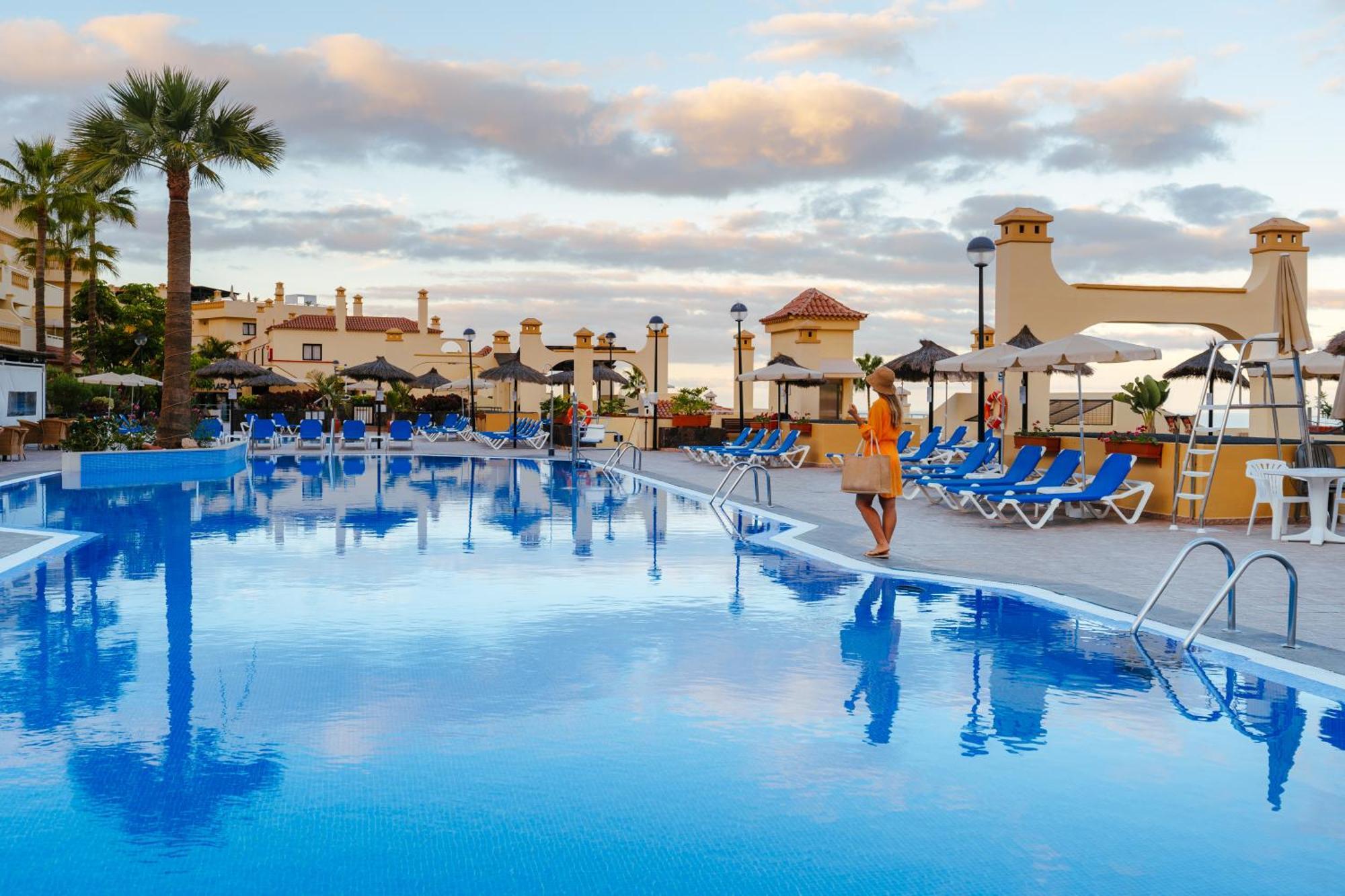 Ramada Residences By Wyndham Costa Adeje מראה חיצוני תמונה